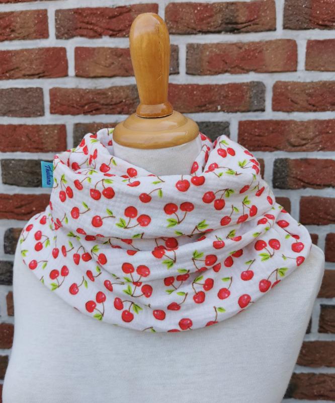 Kirschen weicher leichter Schal mit roten Kirschen aus Musselin